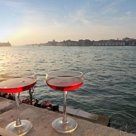 3 Windows On St Mark - Waterfront Apartment Venecia Exterior foto
