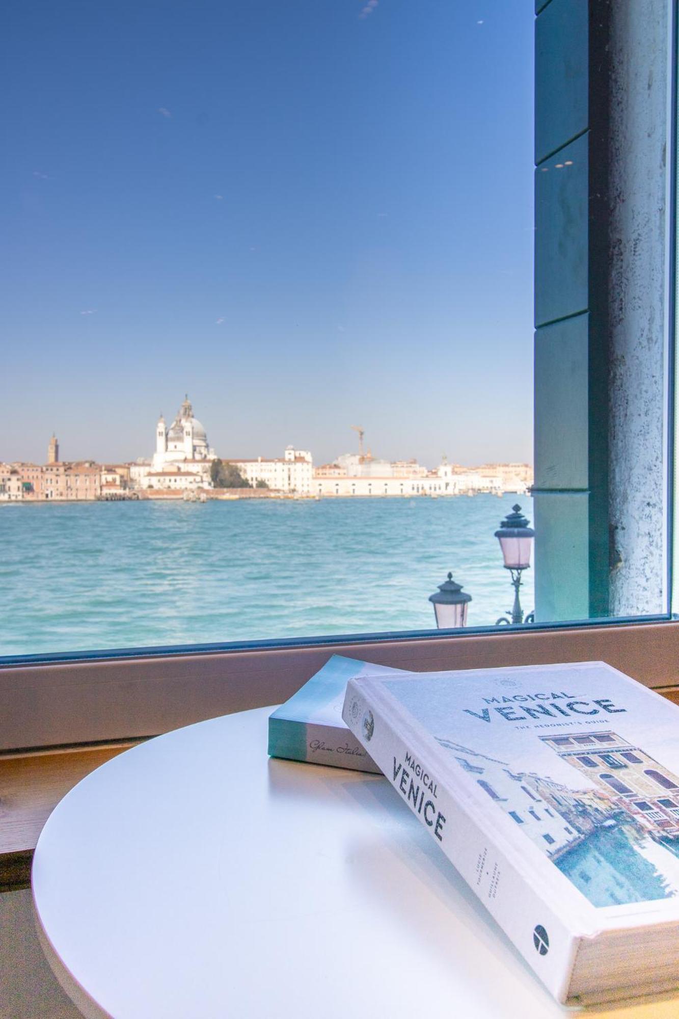 3 Windows On St Mark - Waterfront Apartment Venecia Exterior foto